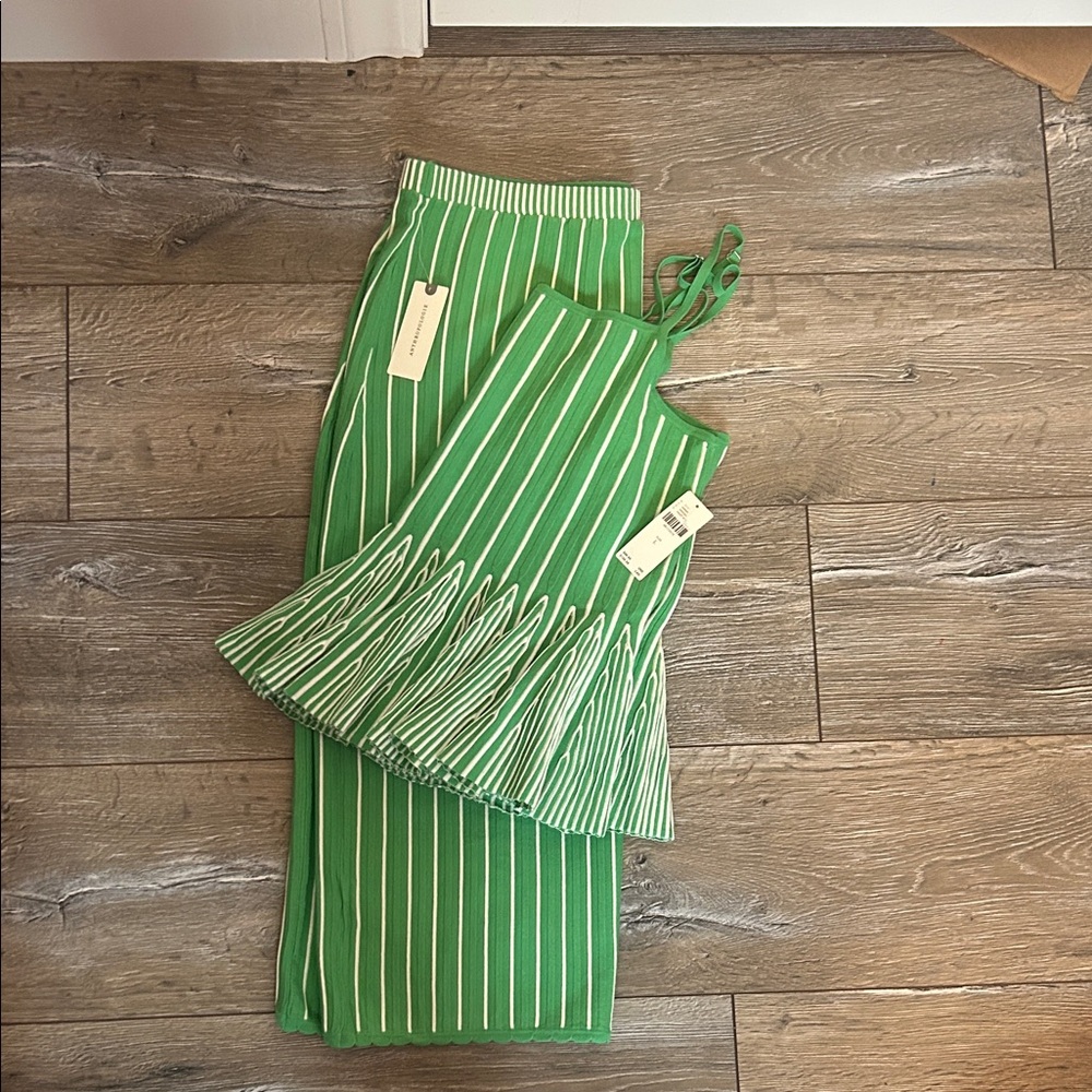 Maeve Green & White Knit Knee Length and Ruffled Peplum Tank Top. (Set)